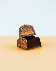 Mirabelle Macarons 240x300