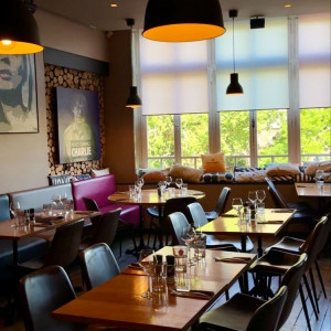 bistro3 300x300