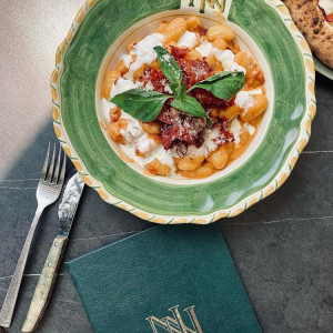 ecf1e265 6e6d 4aff a819 5cf48d5d35e5 300x300