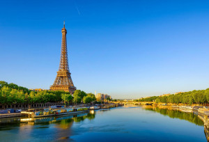 imgi 2 paris pluriel 1 scaled 1 300x204