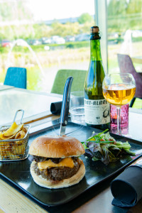 556025627 1366331642166577 7358423081000717146 n 200x300