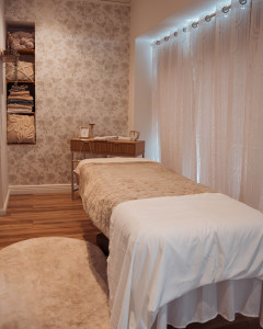 5AAE9276 E265 4C23 9748 C73F1E486189 240x300